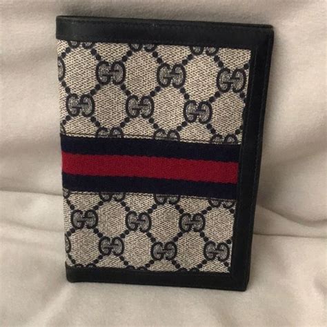 vintage gucci passport wallet